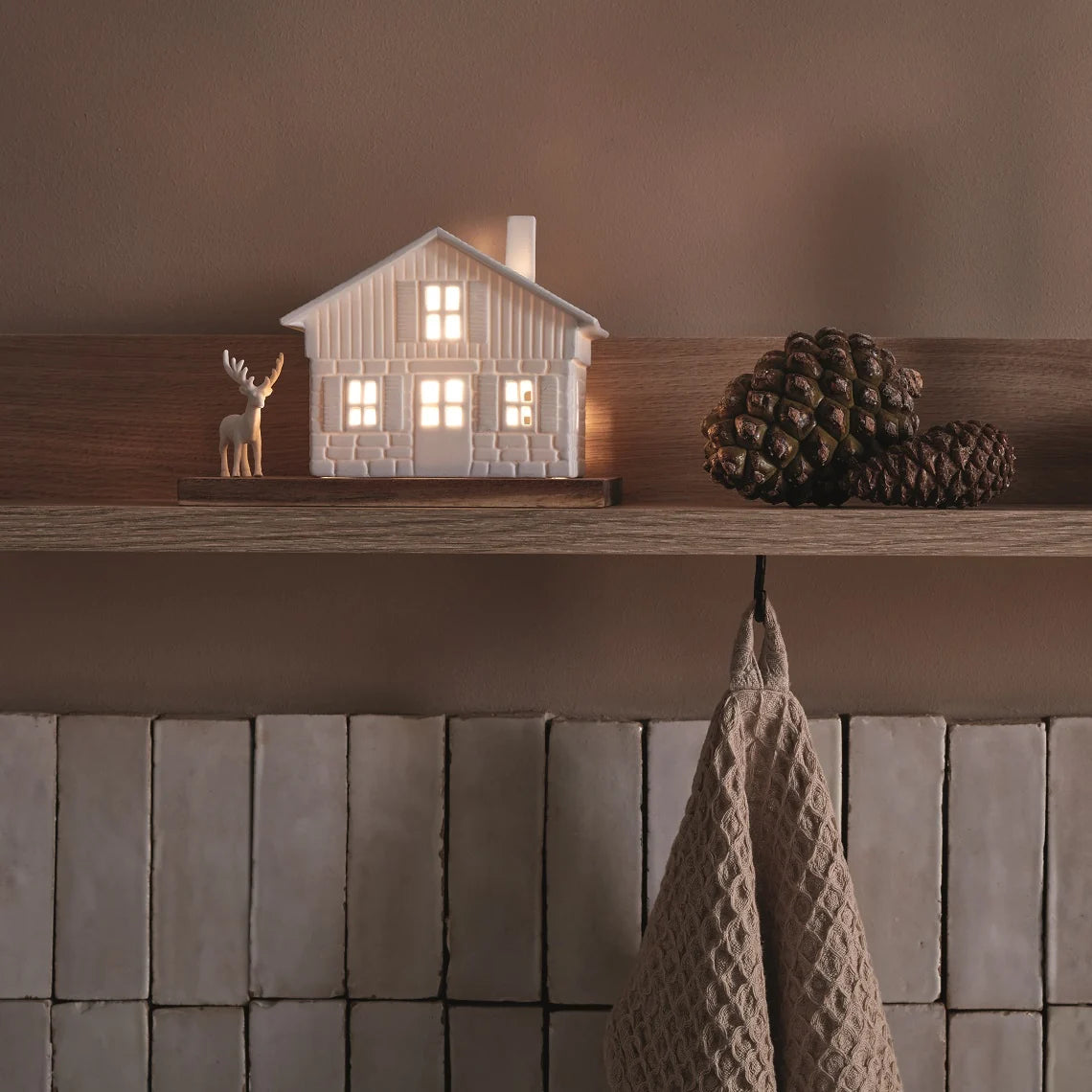 House ski hut w deer