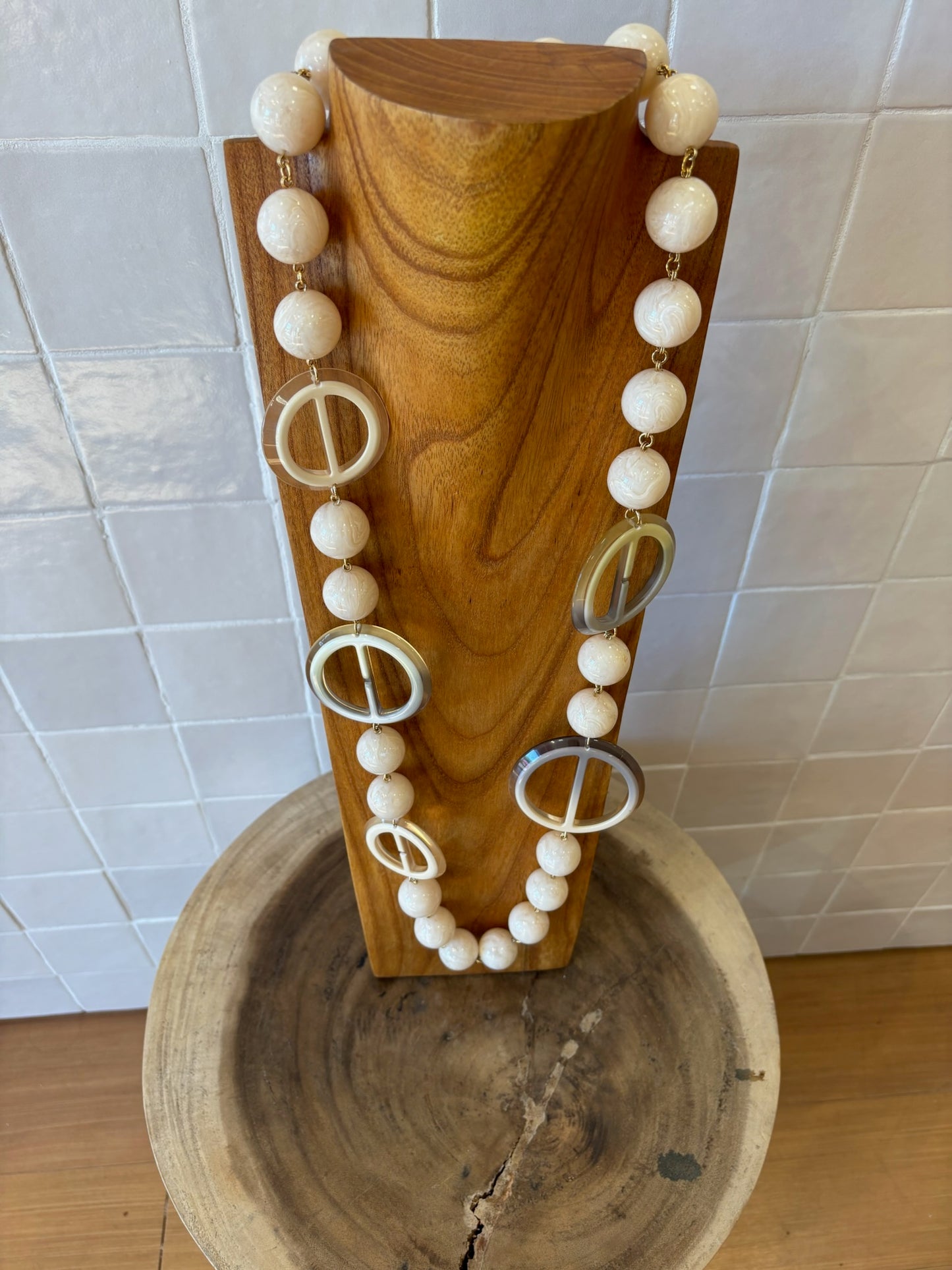 Retro Long Necklace Beige & Grey - Francine Bramli