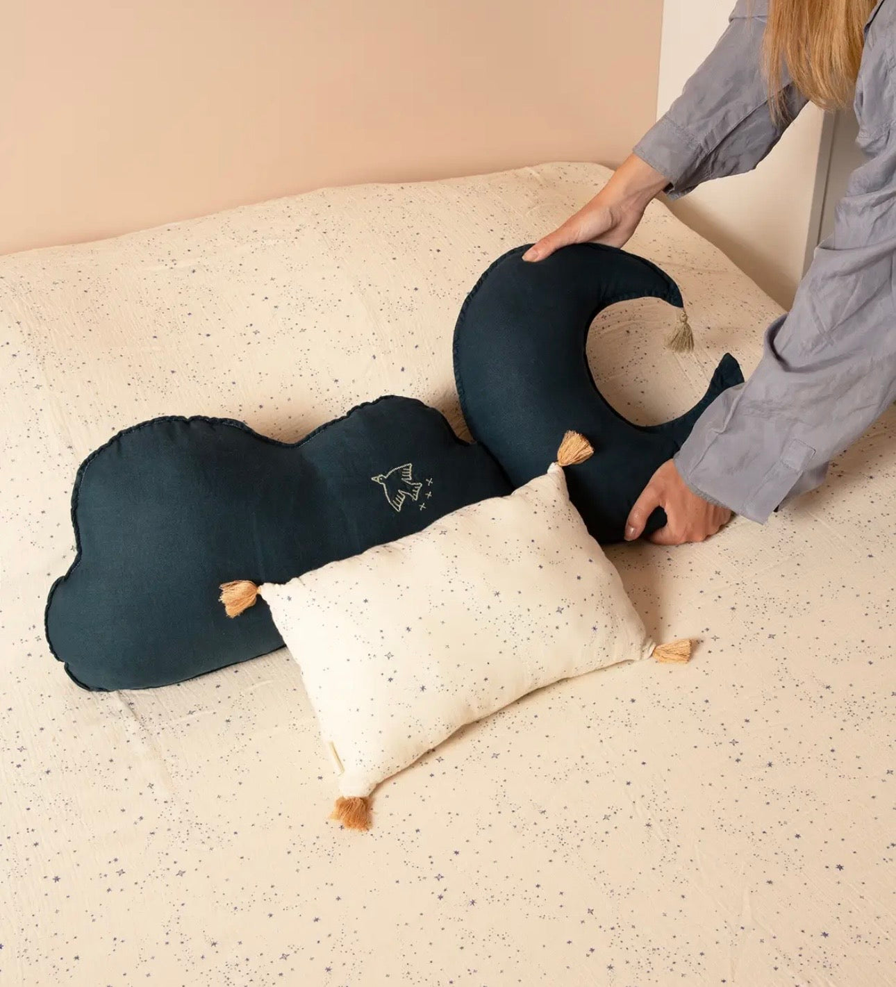L1N0 Moon cushion linen - Green Matcha