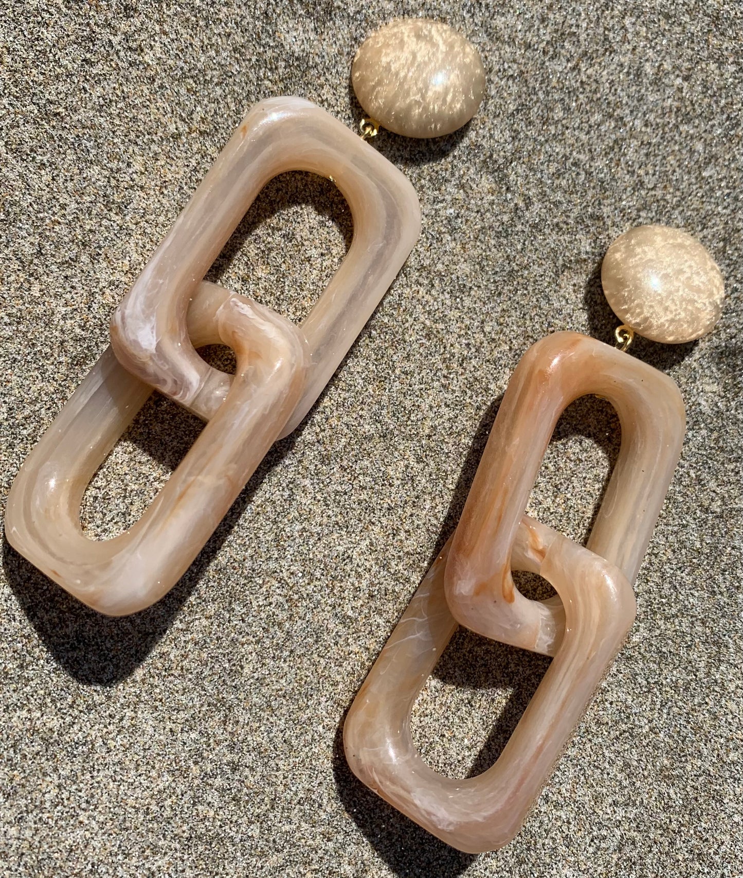 Square Maille Earrings Marble Translucent Beige - Francine Bramli