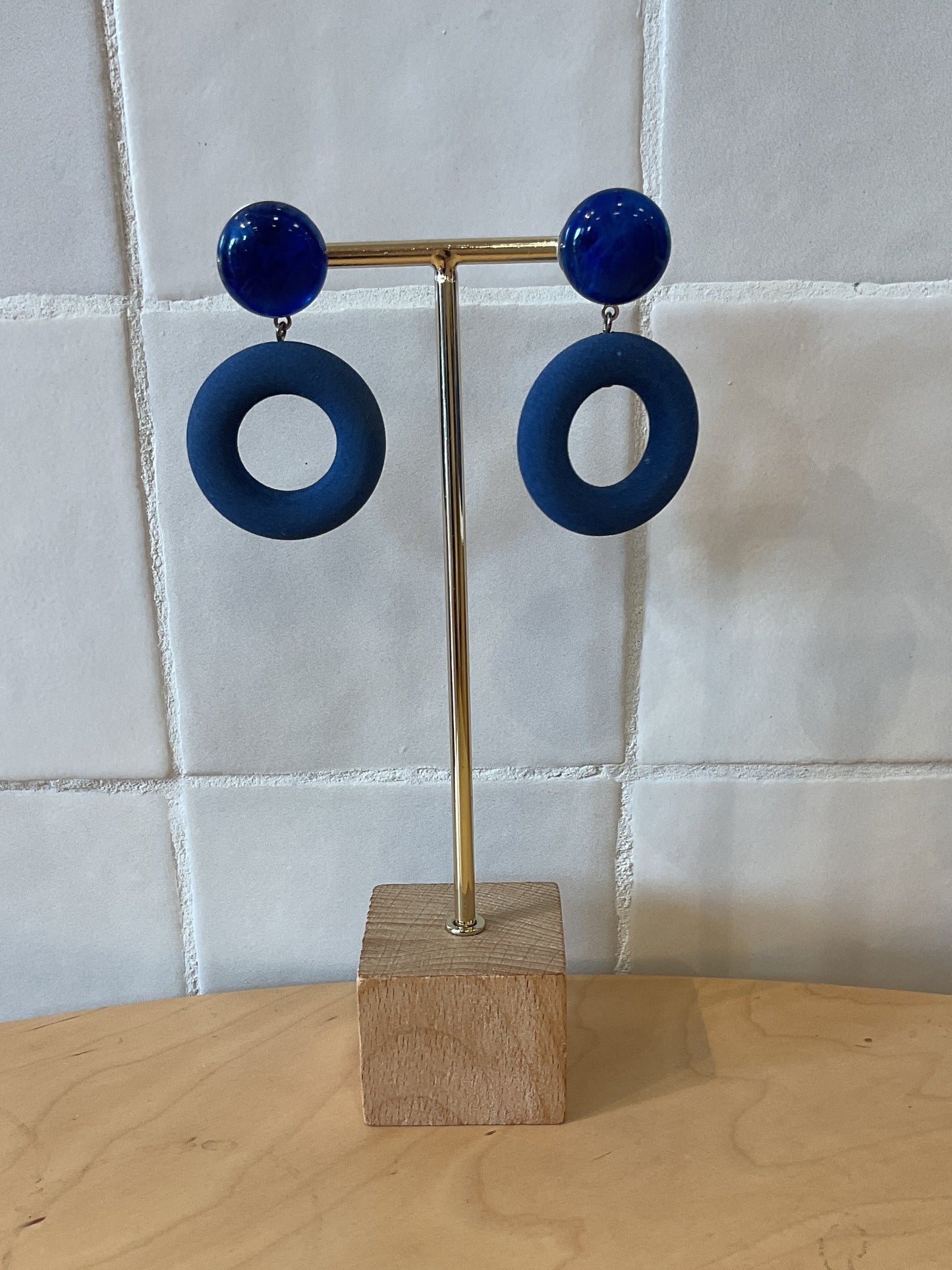 Bachelor Medium Earrings Blue Velvet