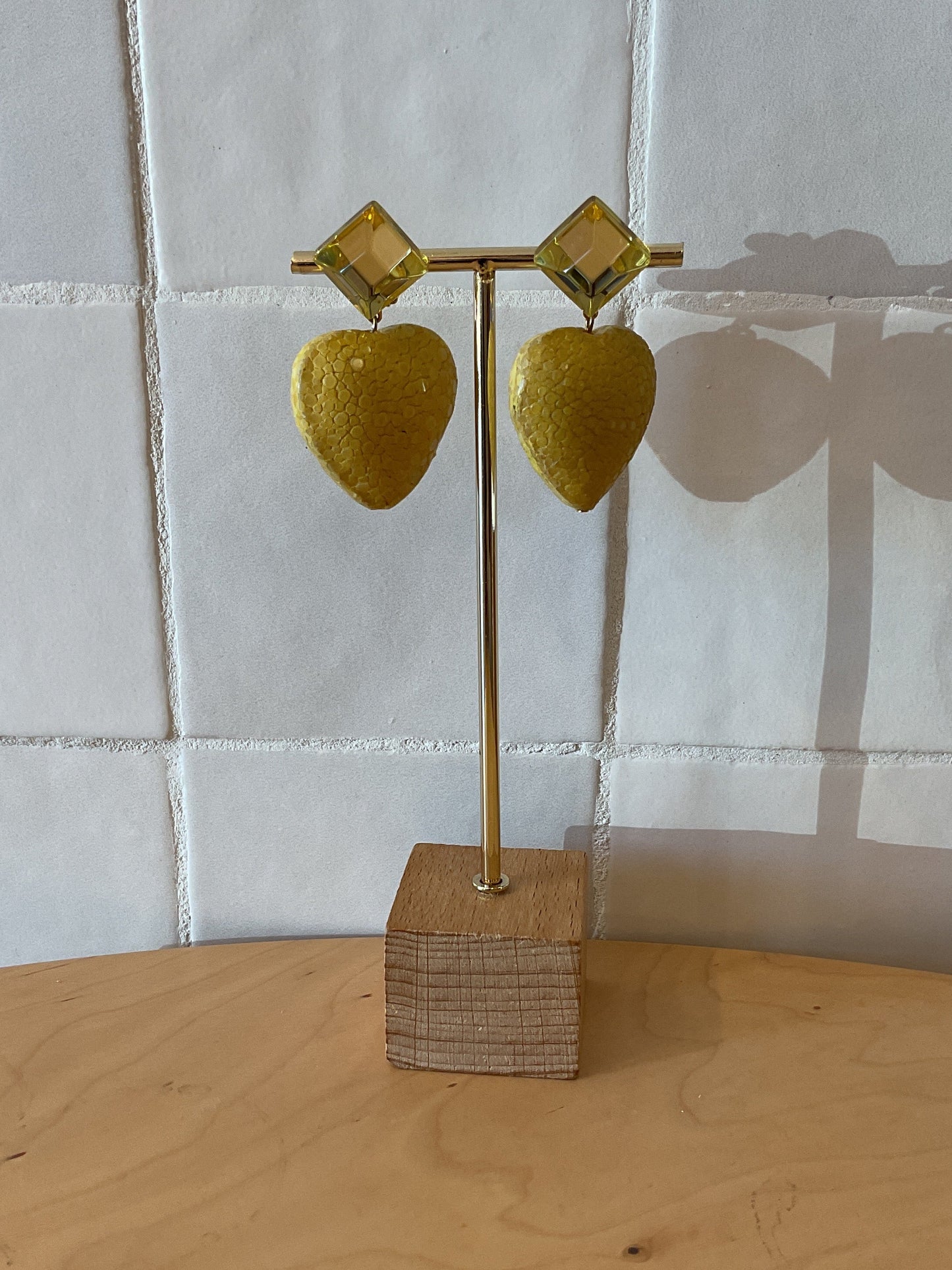 Heart Medium Clip Earrings Galuchat Leather Yellow & Mirror