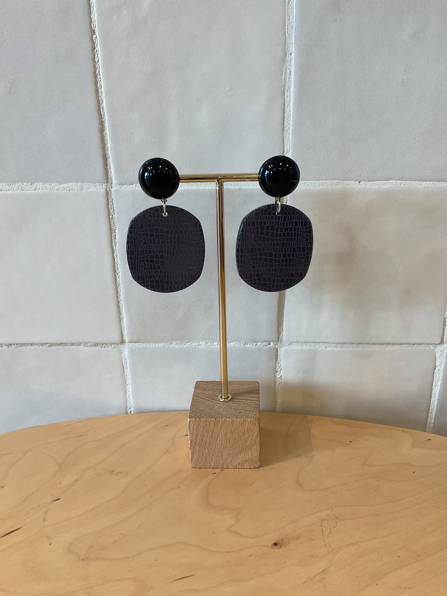 Girafe M medium navy pierced Earrings - Francine Bramli