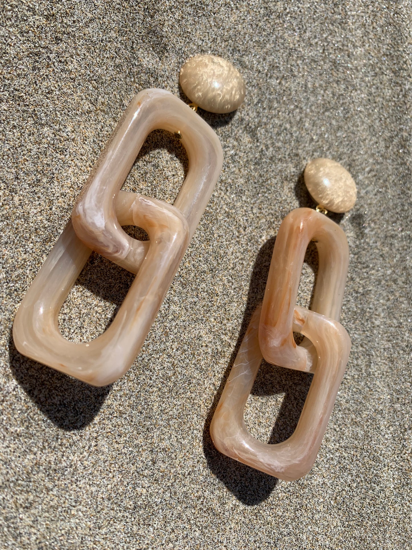 Square Maille Earrings Marble Translucent Beige - Francine Bramli