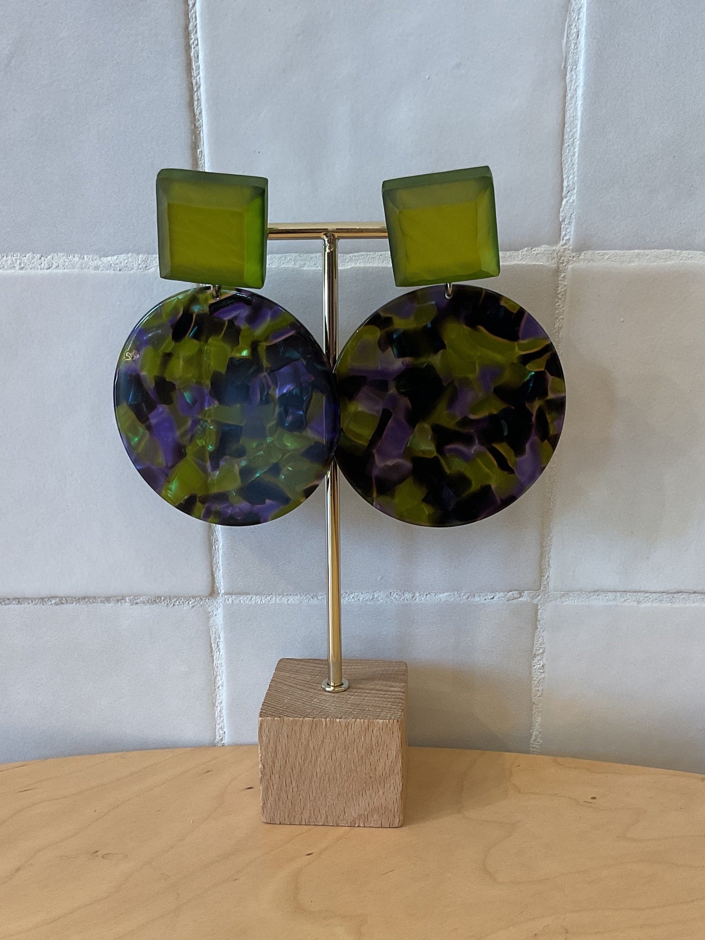 Eclair earrings acetate green & purple