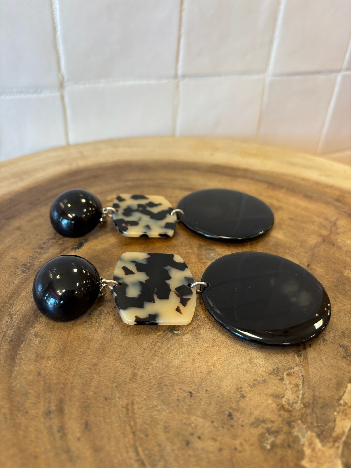 Hexo Earrings Acetate Black & White
