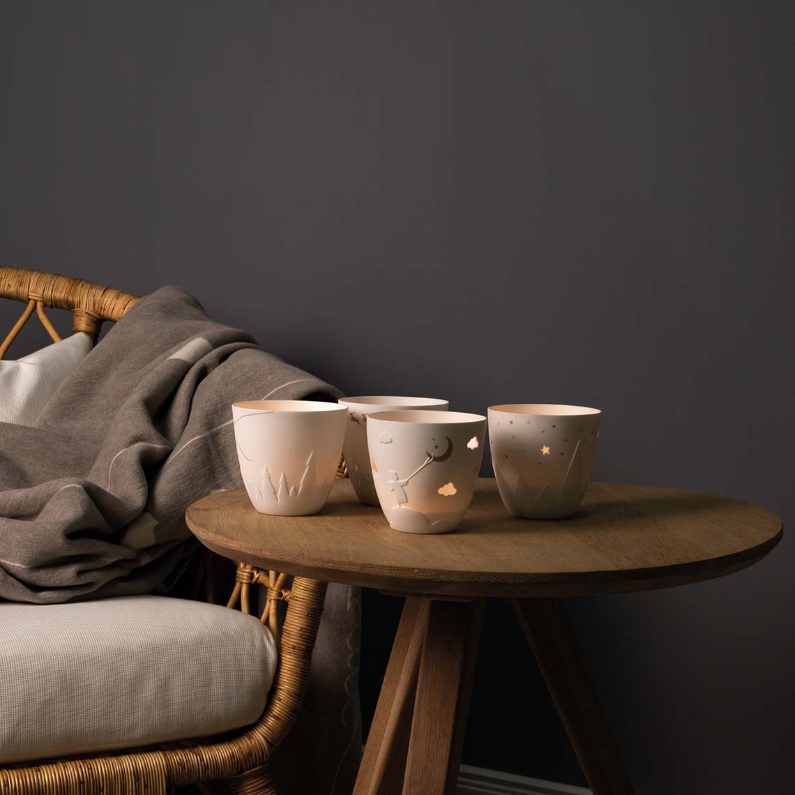 Poetry light angel Tealight holder gold porcelain