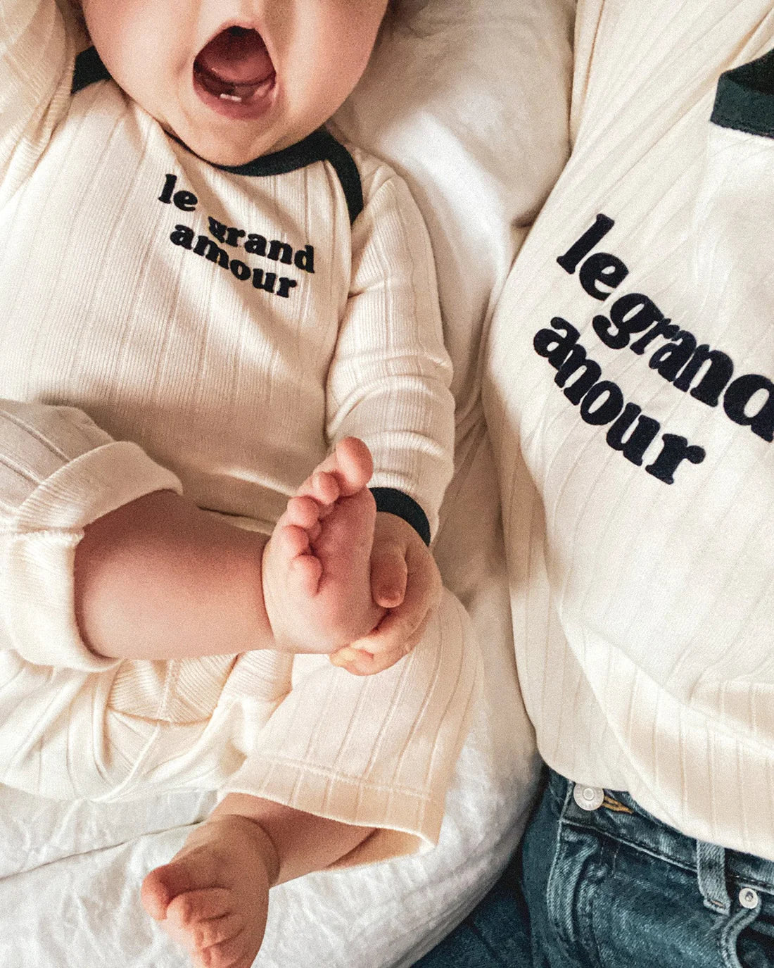 Jeanne Tee-Shirt “Le Grand Amour” Cream & Navy