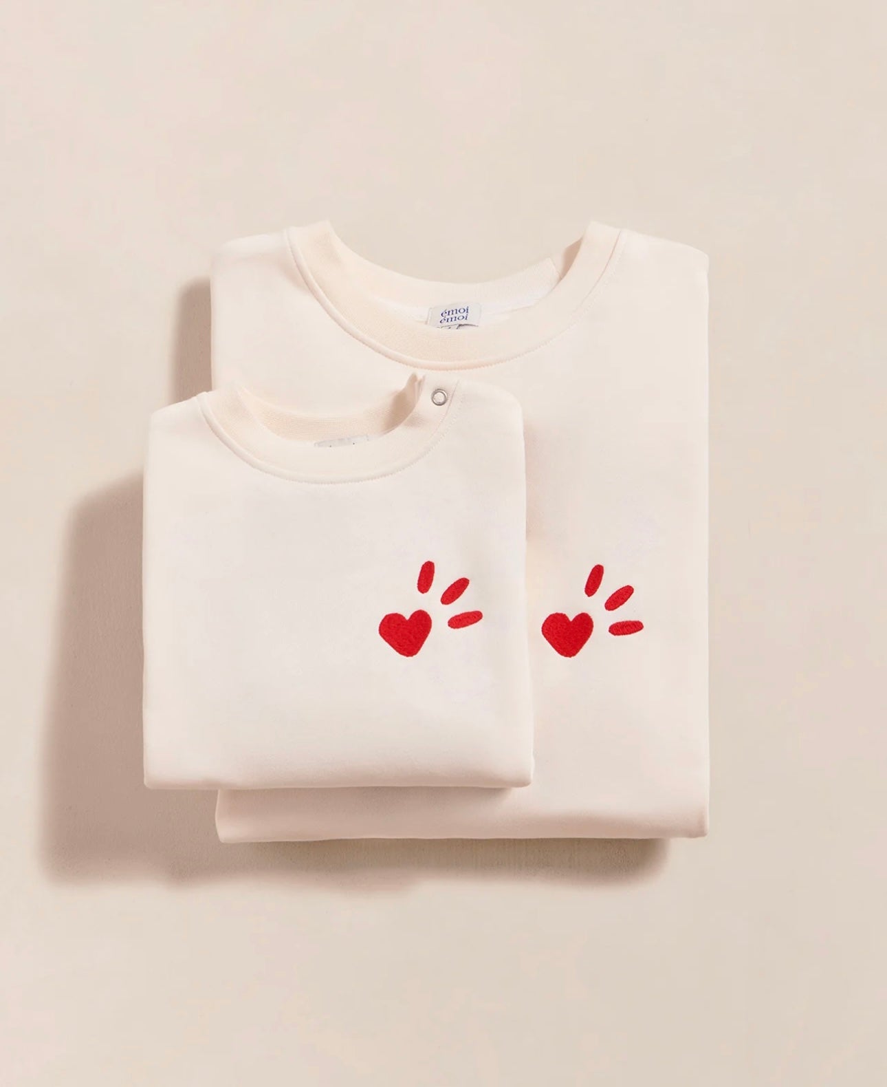 Sweat Lady D Cream” L’Amour est déclaré ” Embroidered Red