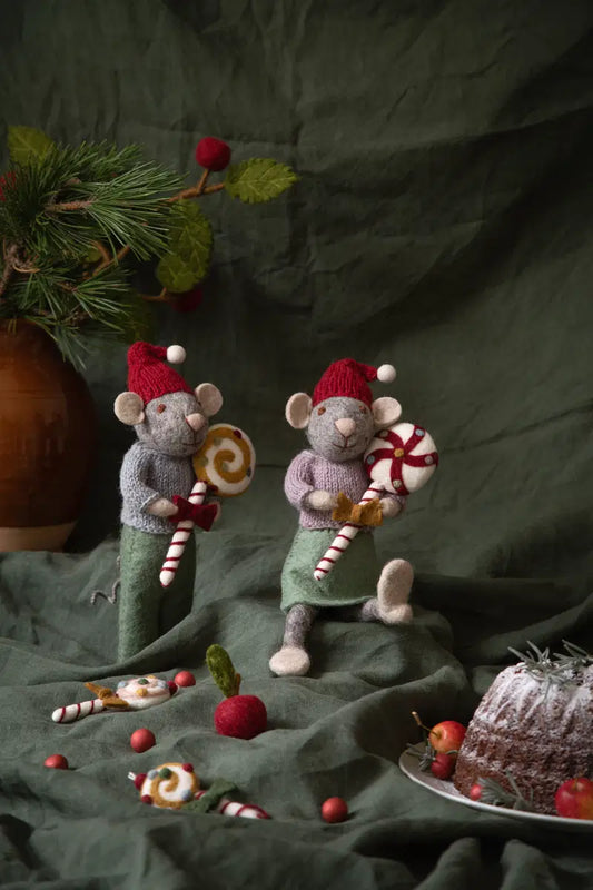 Medium Grey Boy Mouse with Christmas Candy
