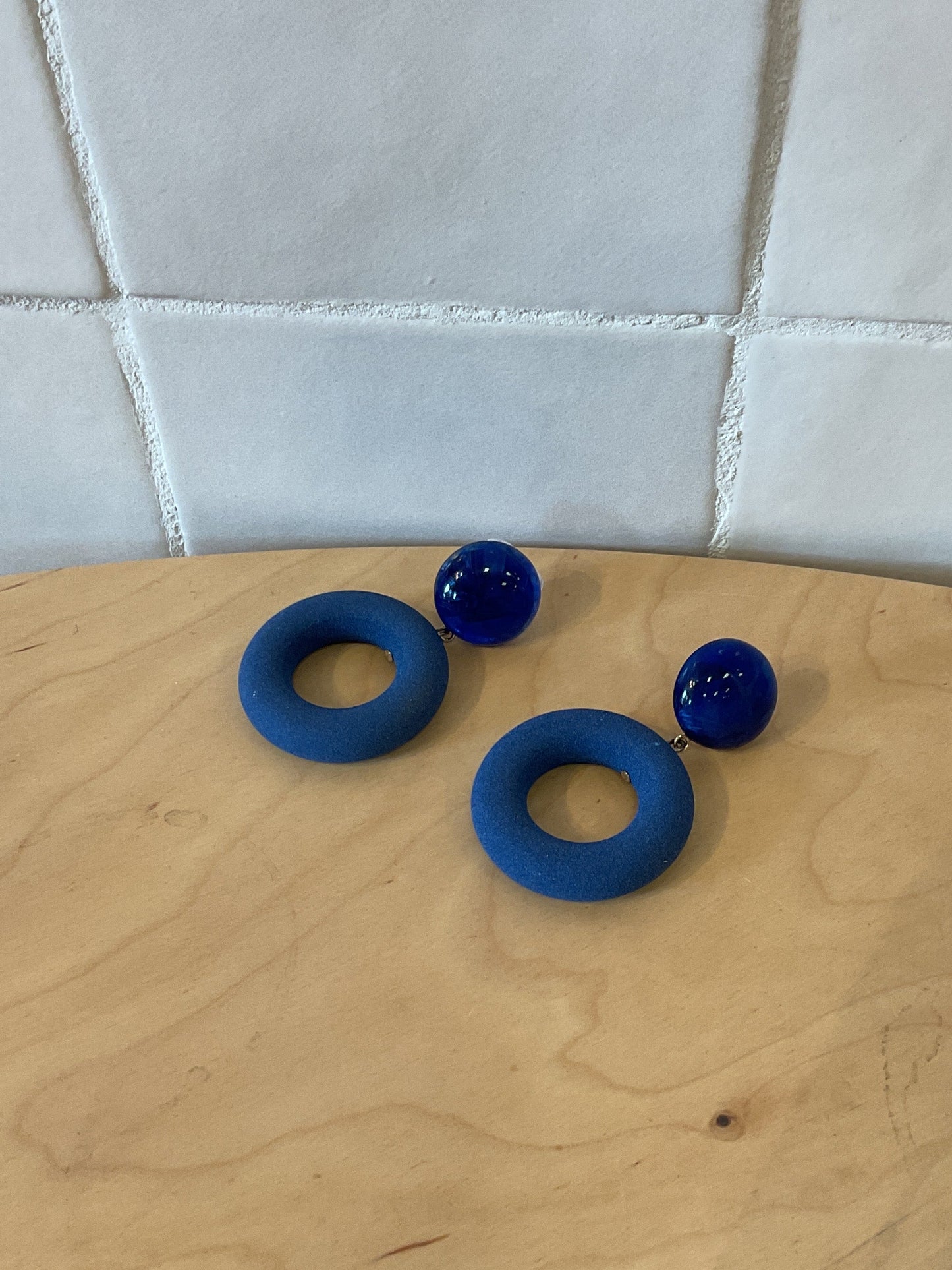 Bachelor Medium Earrings Blue Velvet