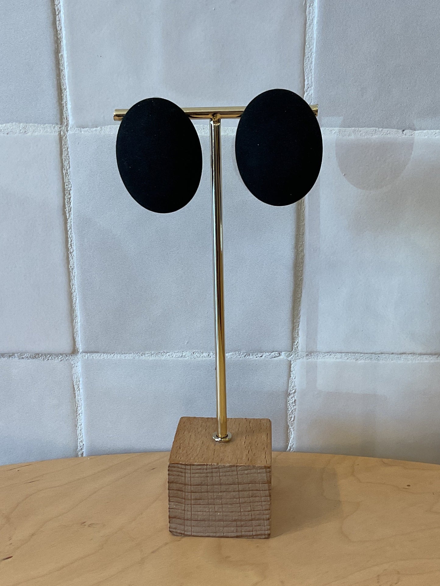 Rainball ovale velvet black clip-on Earrings - Francine Bramli