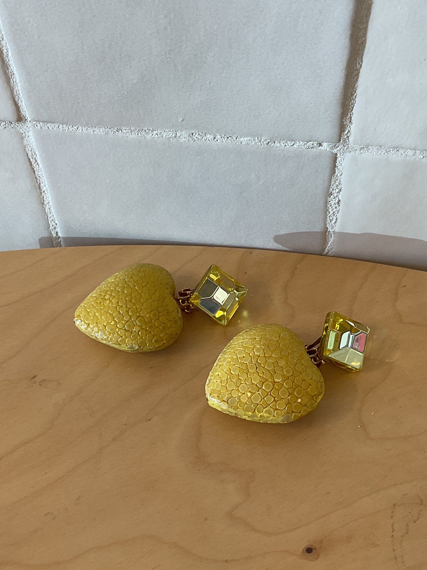 Heart Medium Clip Earrings Galuchat Leather Yellow & Mirror