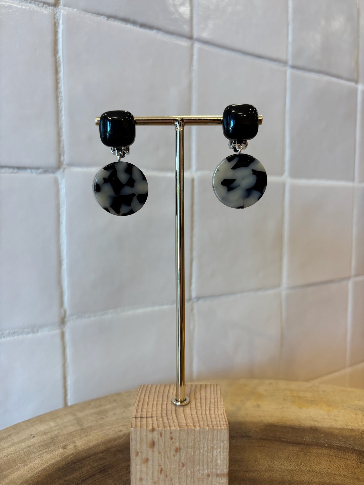 Zoe Earrings acetate white & black