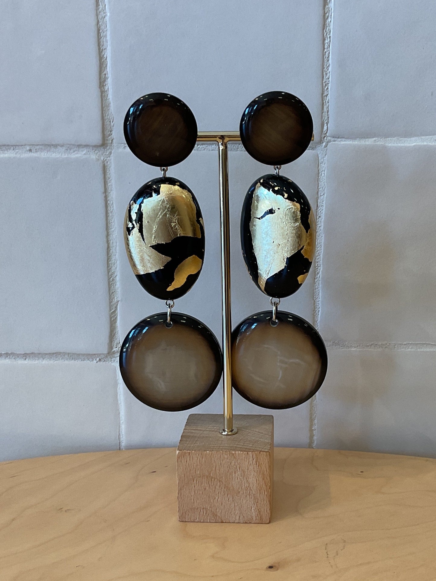 Long chic gold & black clip-on Earrings - Francine Bramli