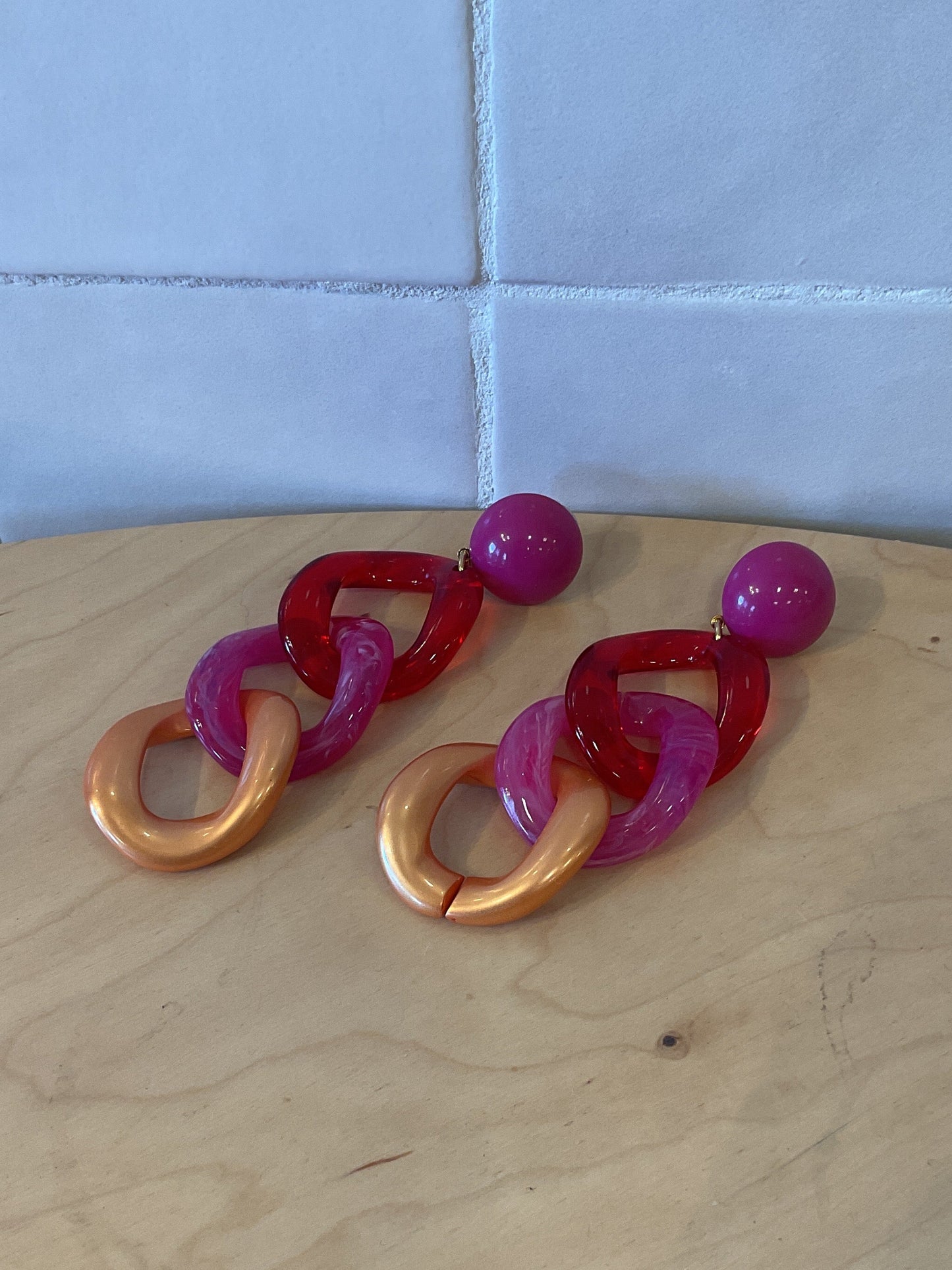 Maille Pierced Earrings Red, Orange & Marble Pink