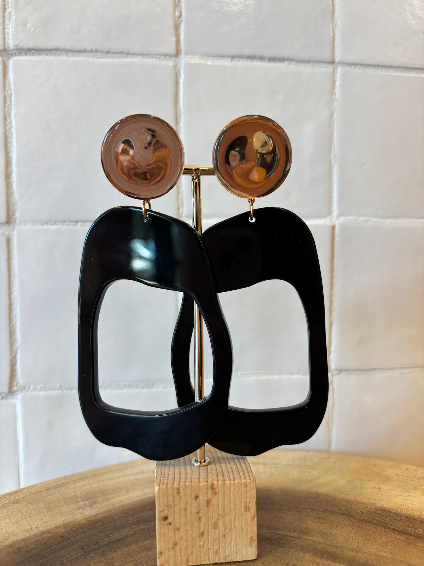 Art Black earrings