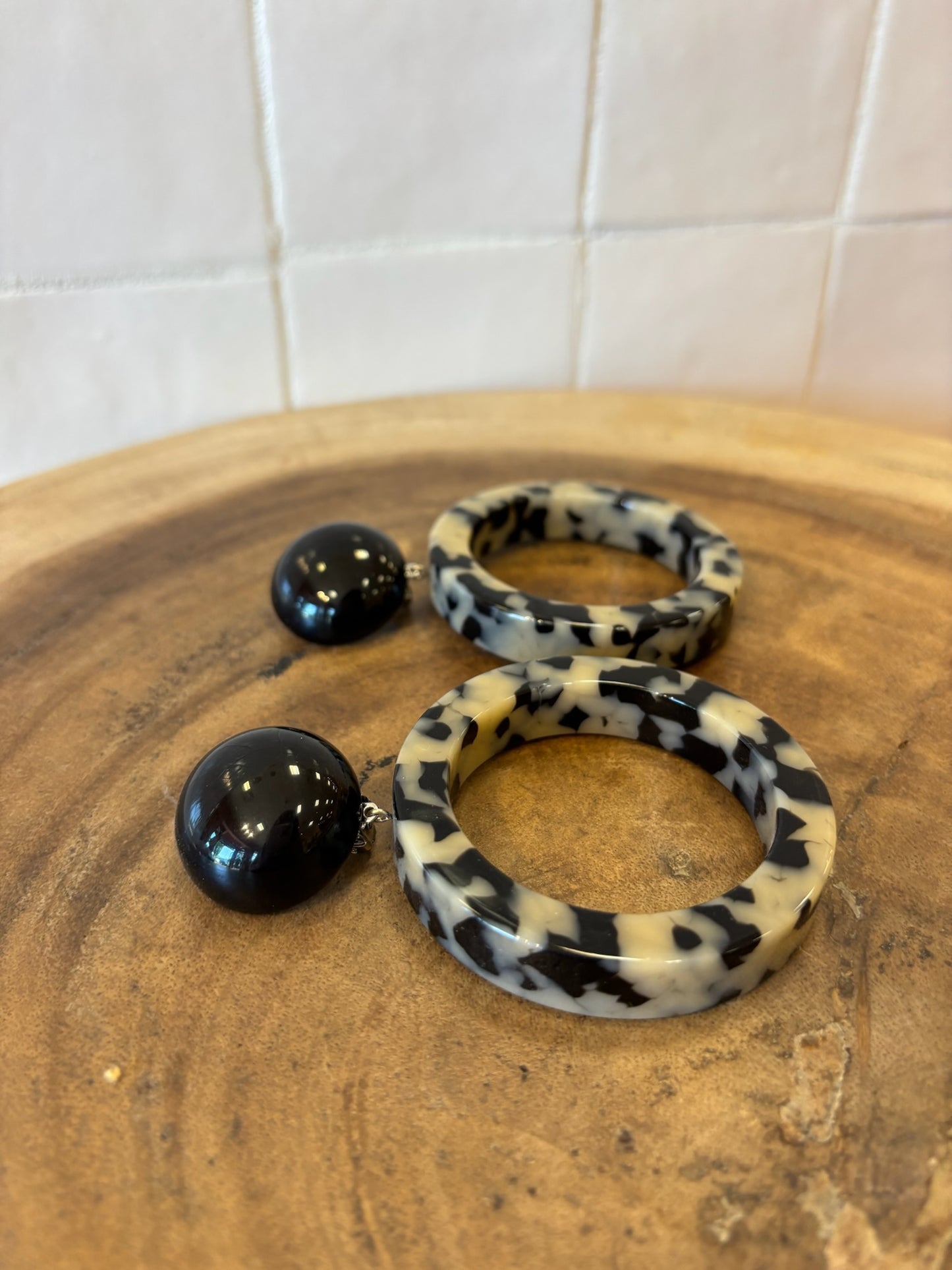 Comete 2 Earrings Acetate White & Black