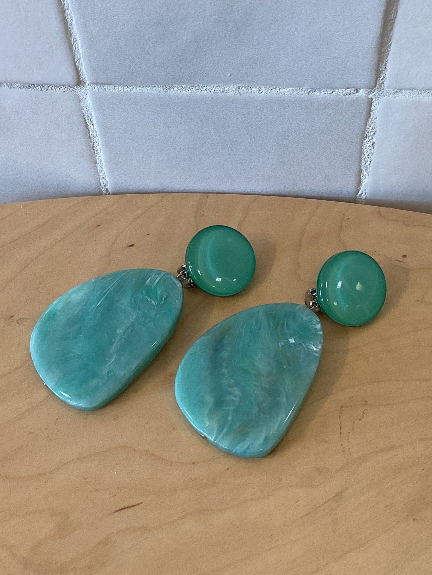 Cindy Clip Earrings Marble Aqua