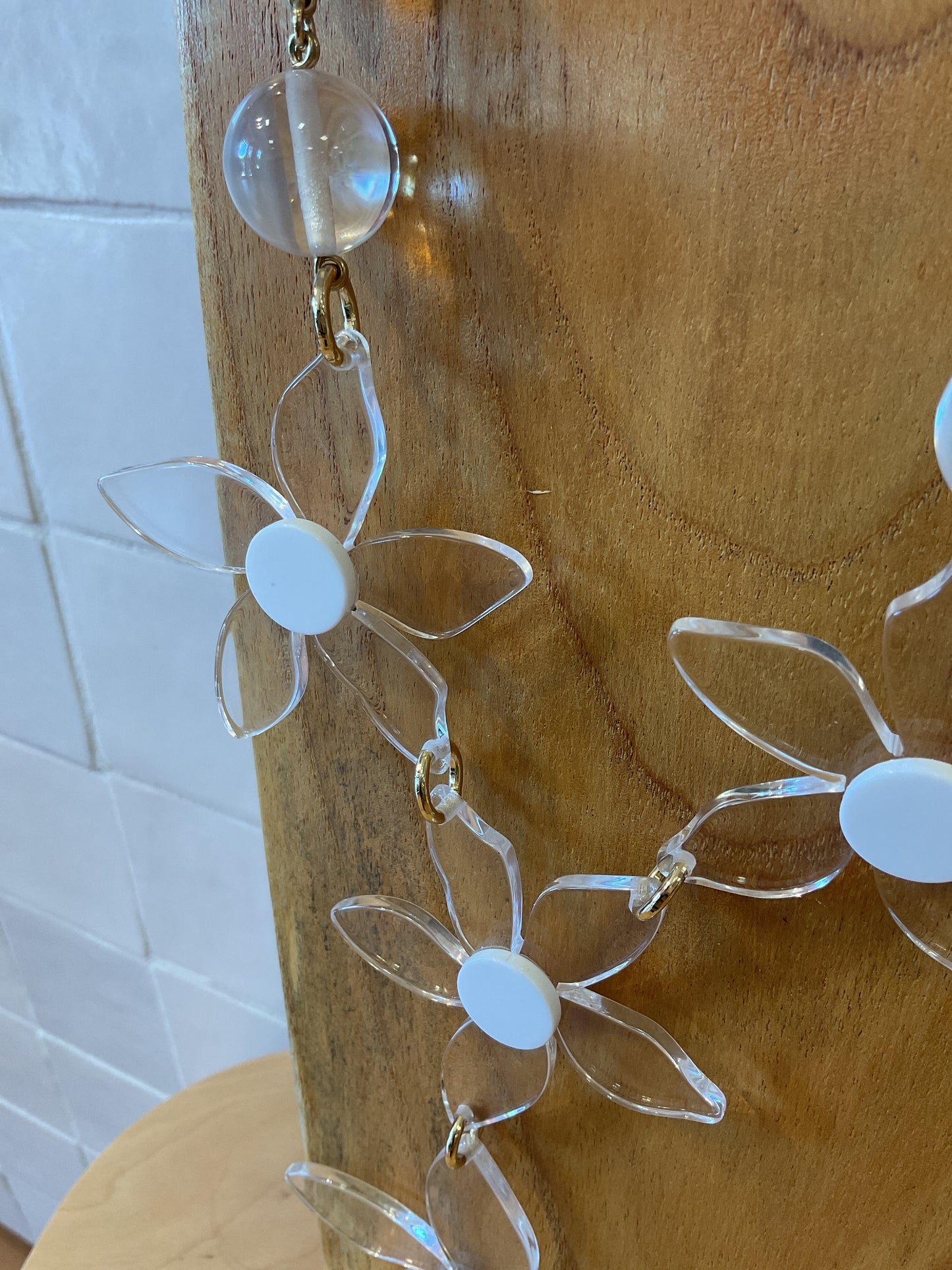 Flowers Transparent & White Necklace - Francine Bramli