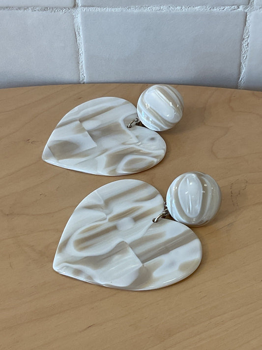 Heart Amour Alba White Earrings