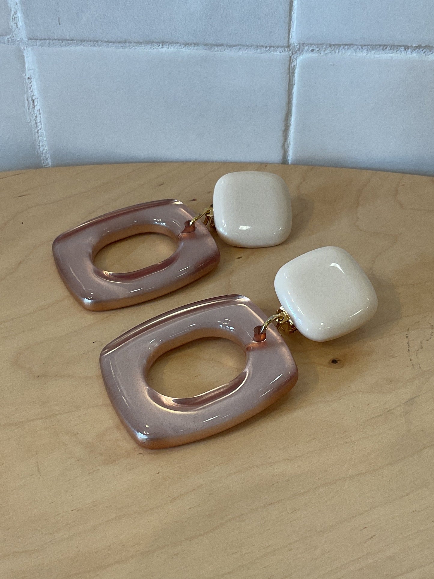 Spectacular clip-on Earrings nude - Francine Bramli