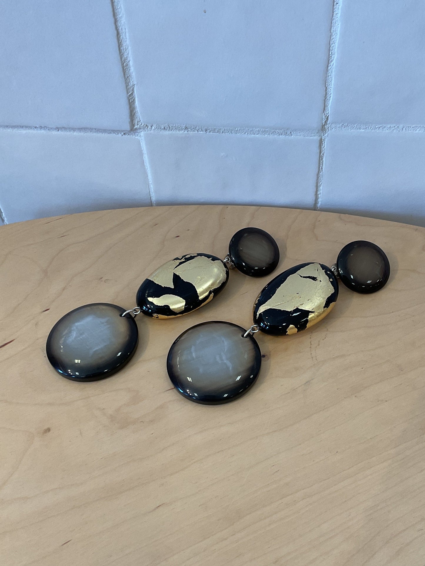 Long chic gold & black clip-on Earrings - Francine Bramli