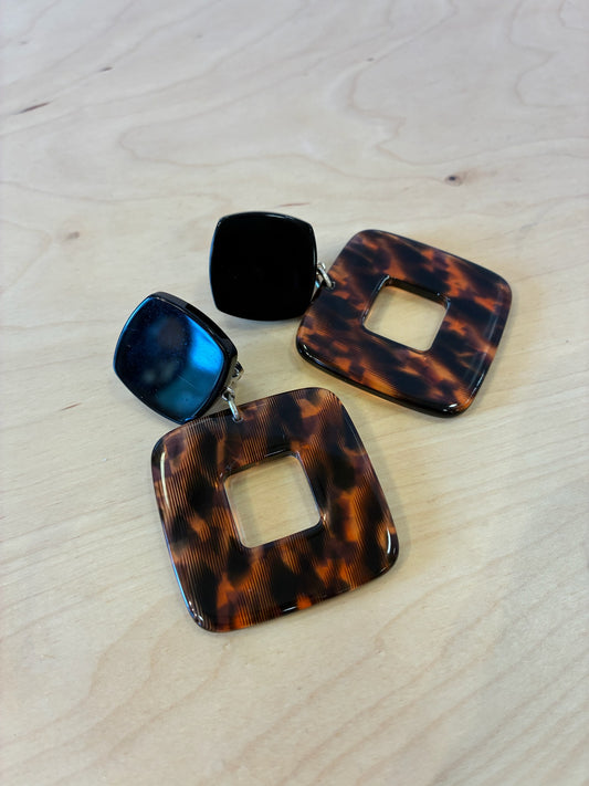 Leya XS square earrings brown transparent & black
