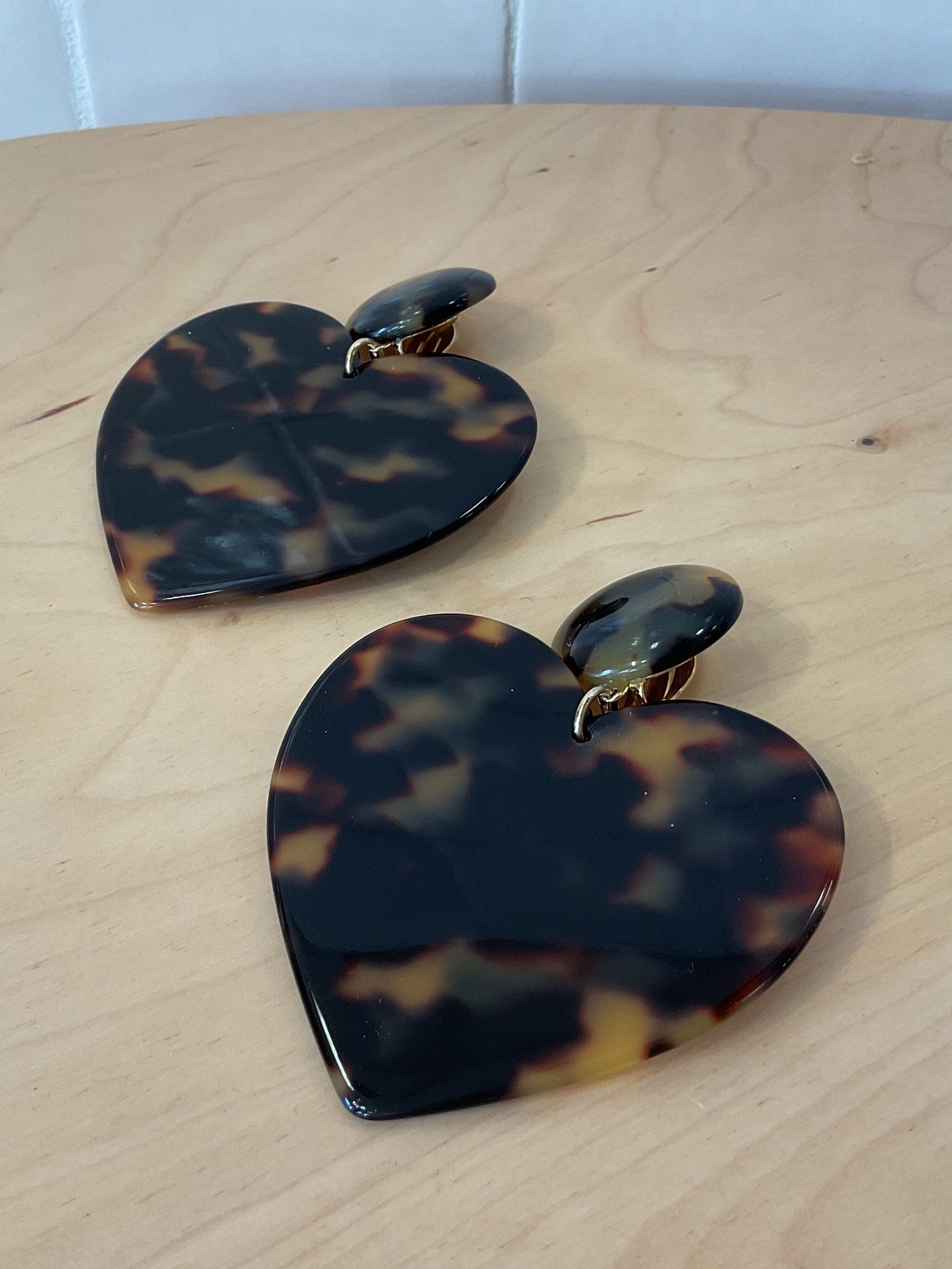 Heart Amour Brown Ecaille Earrings