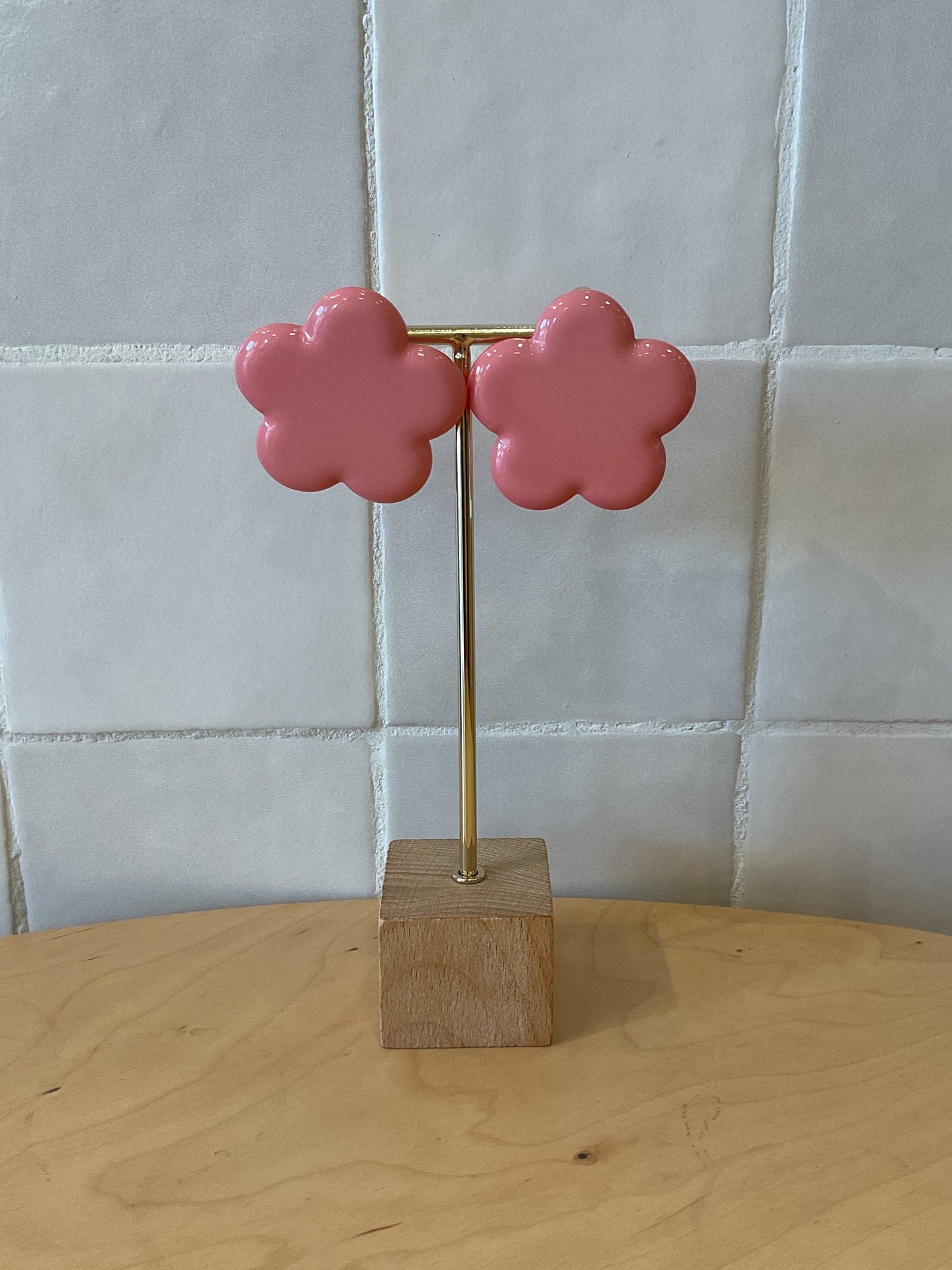 Hibiscus Clip Earrings Peach