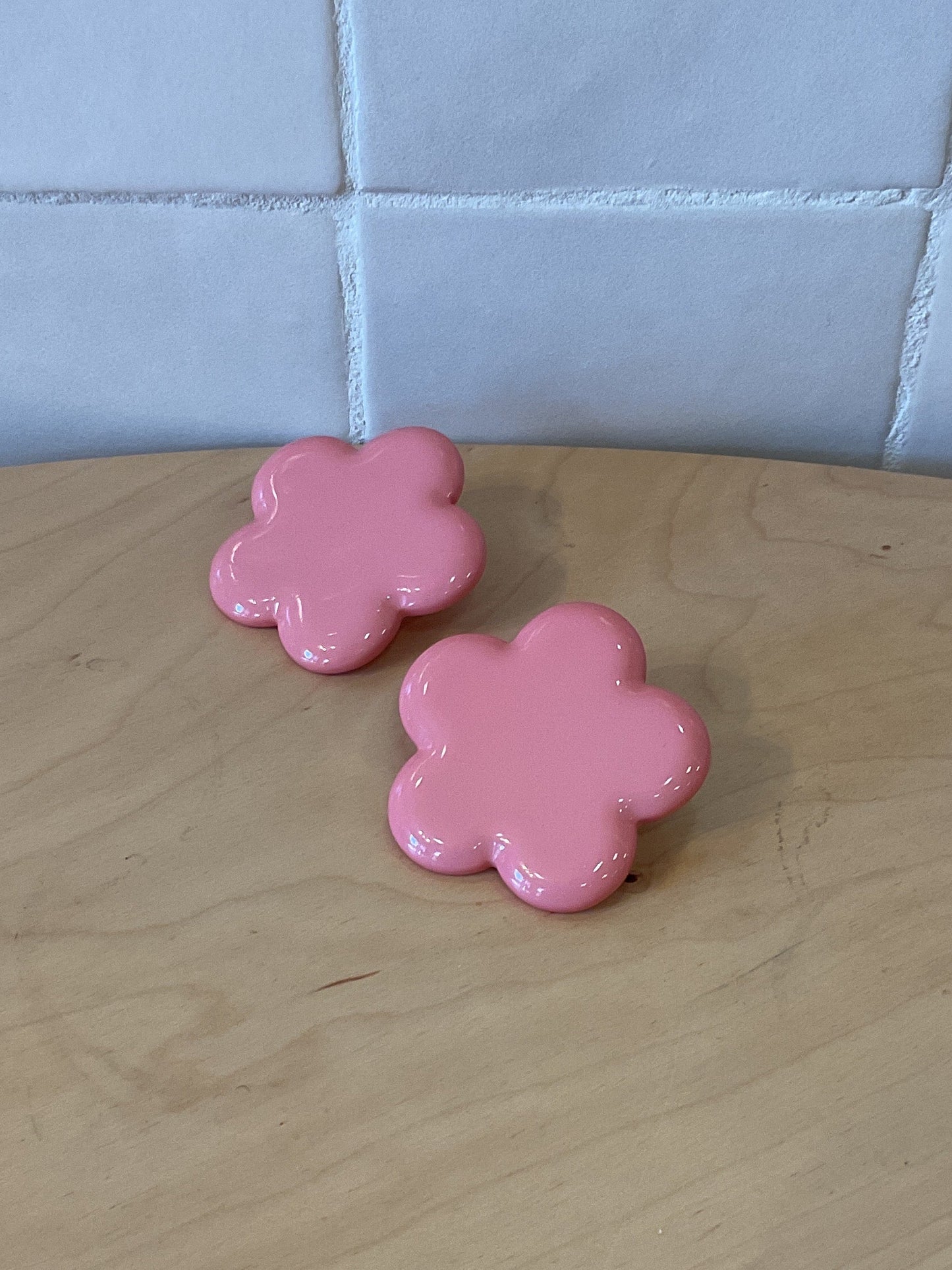 Hibiscus Clip Earrings Peach