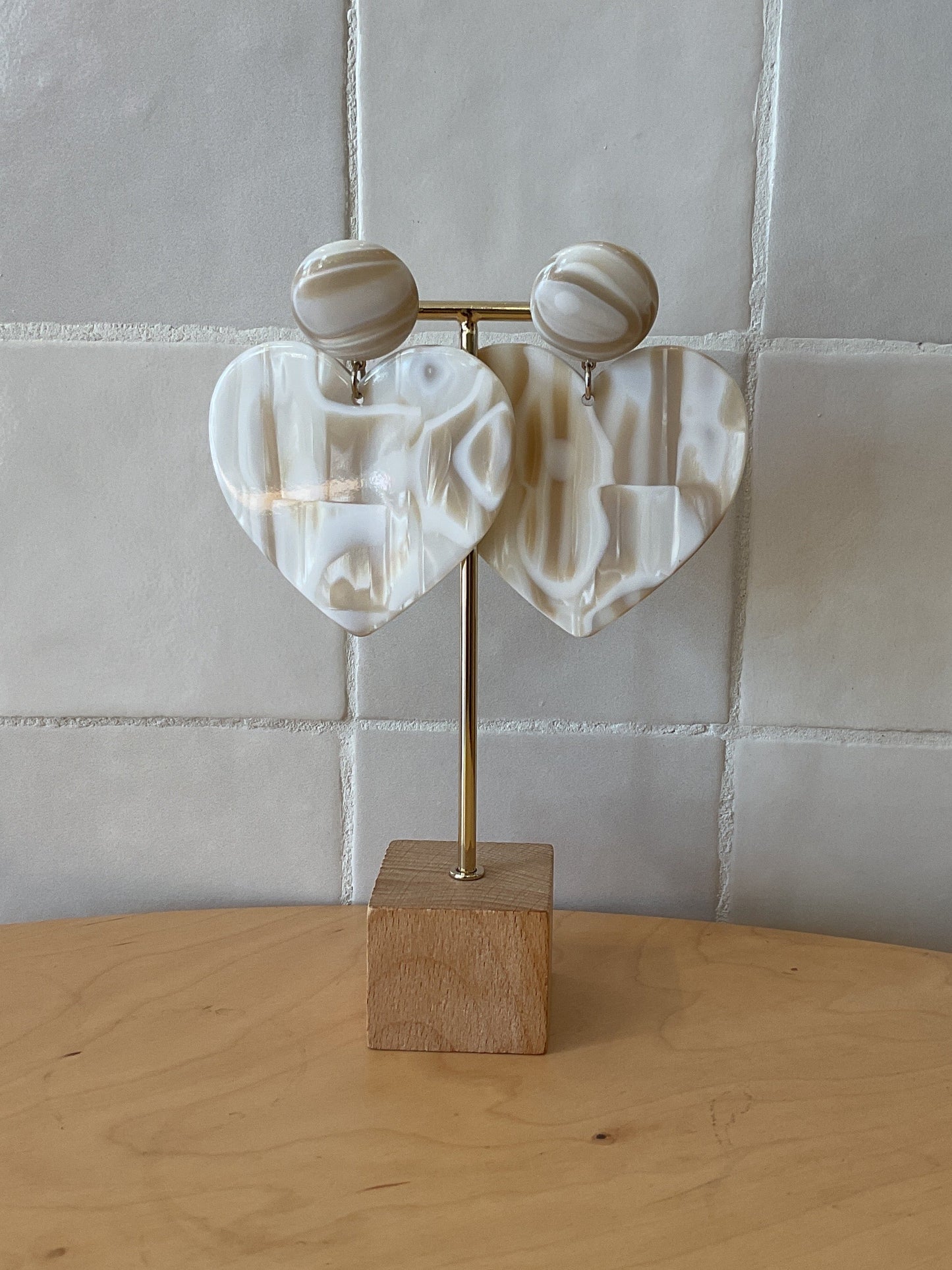 Heart Amour Alba White Earrings