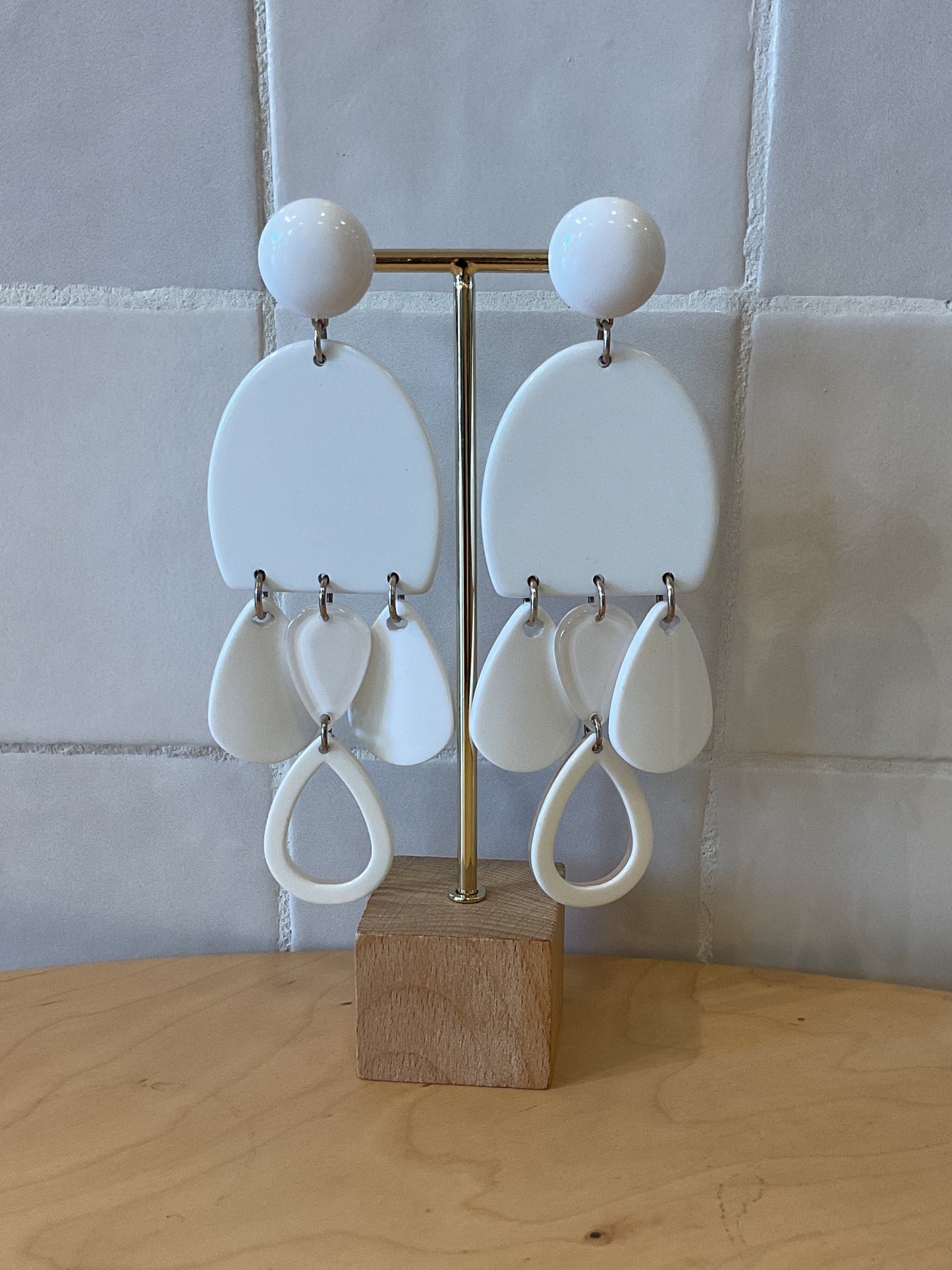 Medusa Earrings white