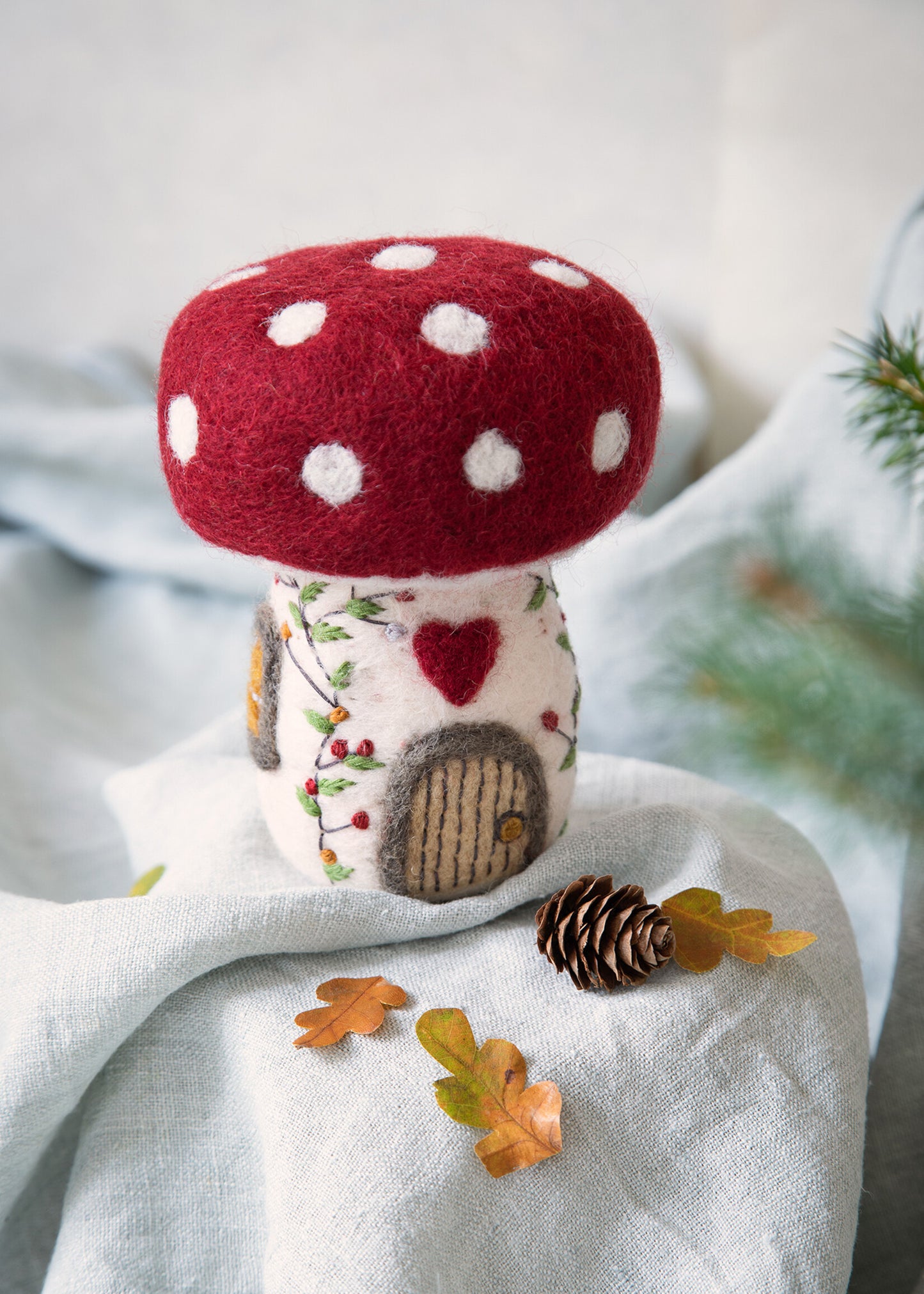 Mushroom house Medium