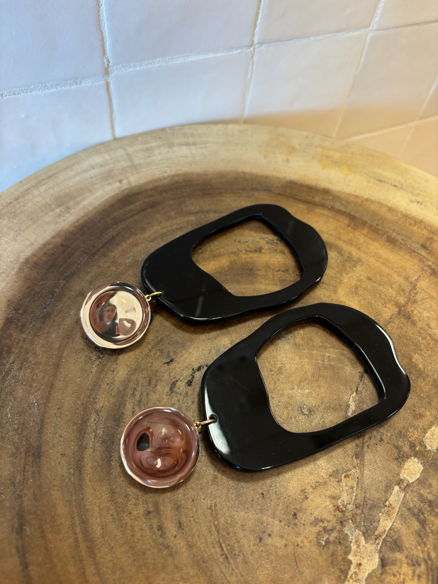 Art Black earrings