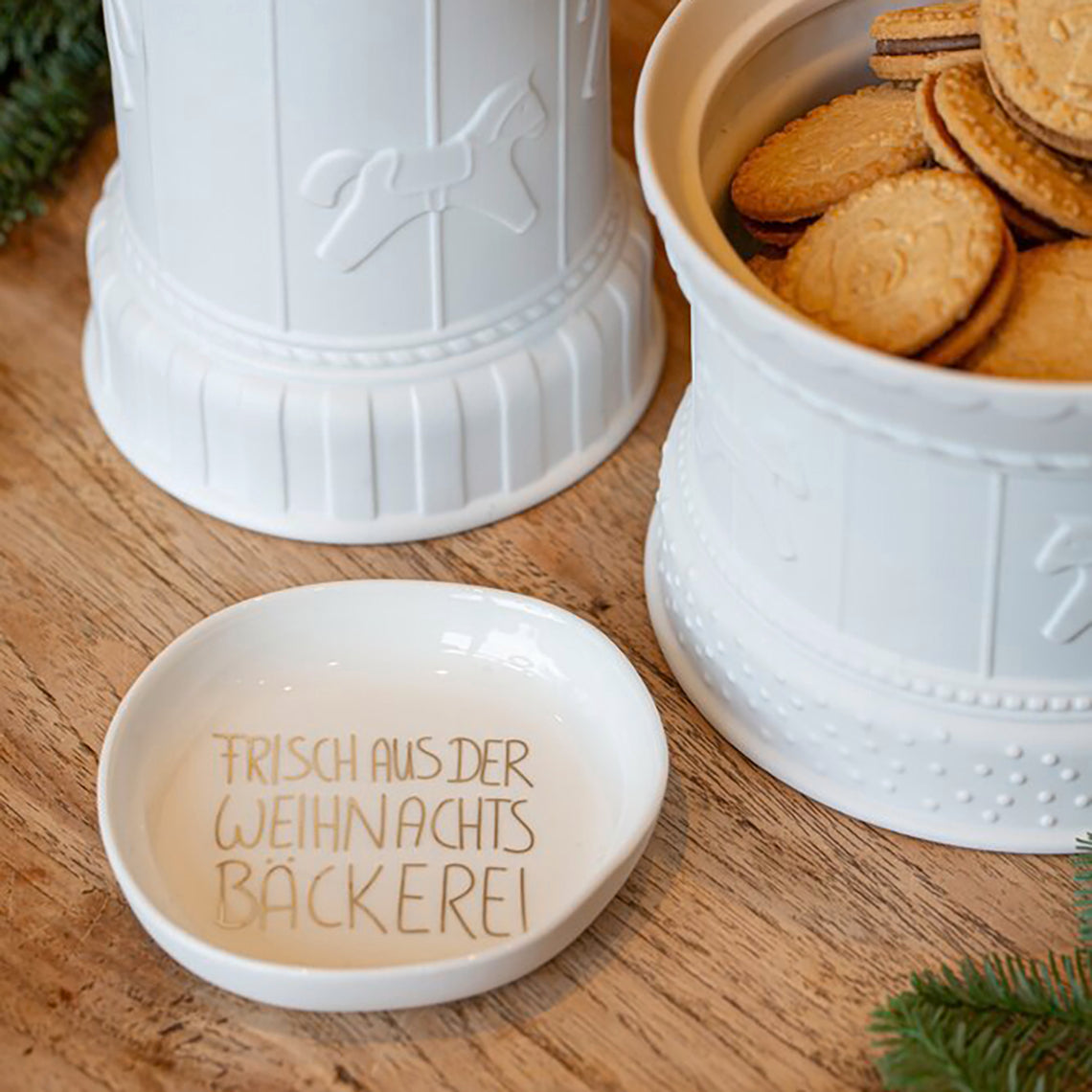 Medium Carousel Container with lid