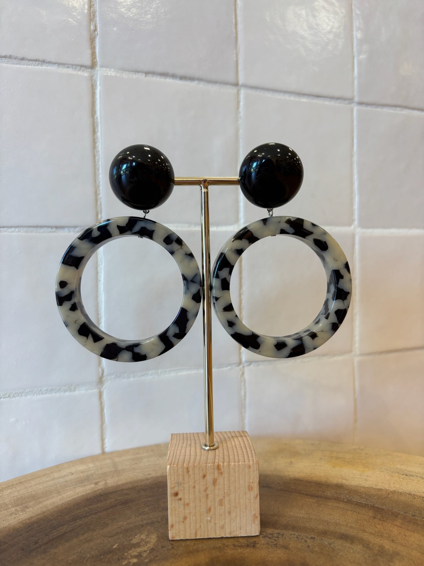 Comete 2 Earrings Acetate White & Black