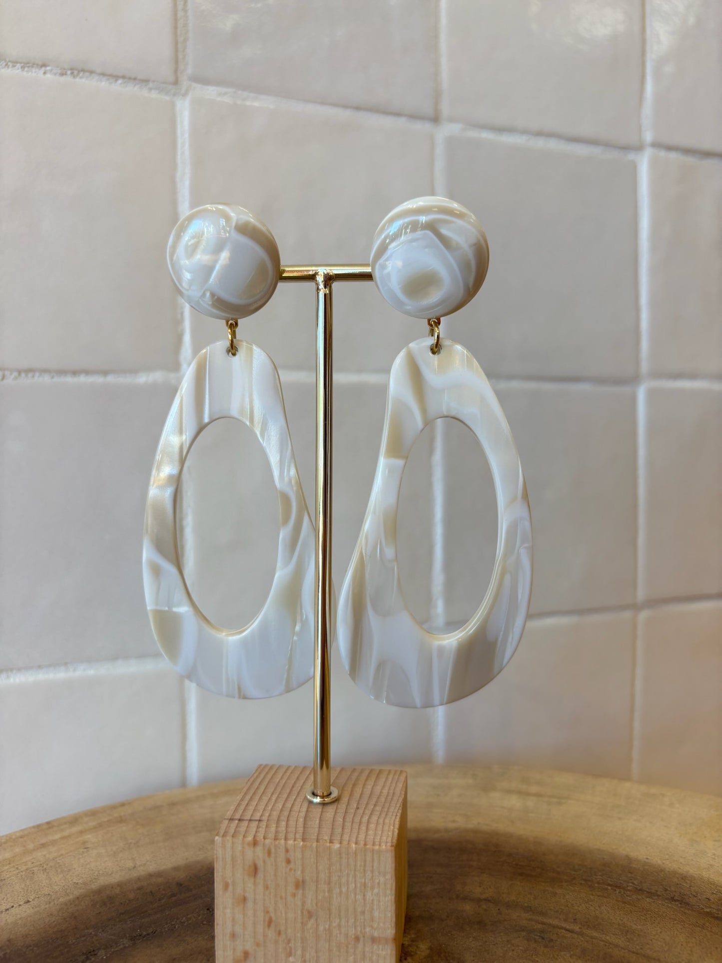 Mathilda Clip Earrings Alba Tortoise Cream