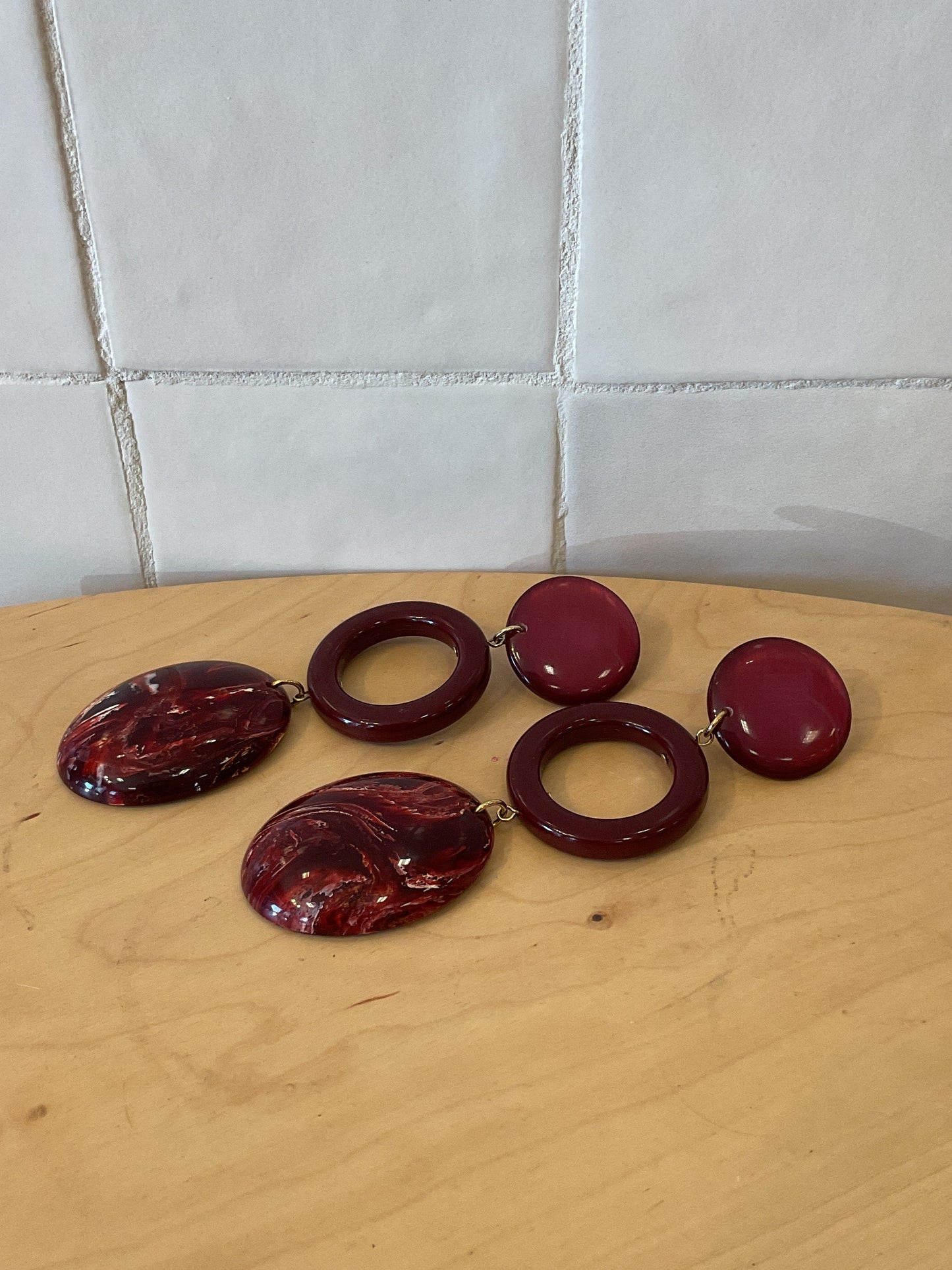Claudia earrings burgundy marble