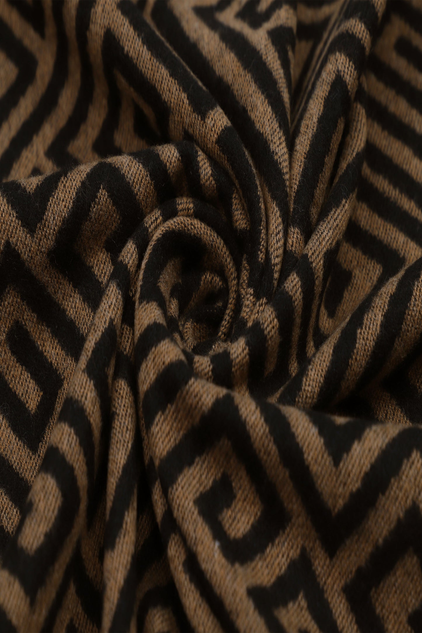 Scarf Soft Black & Camel With Fringes