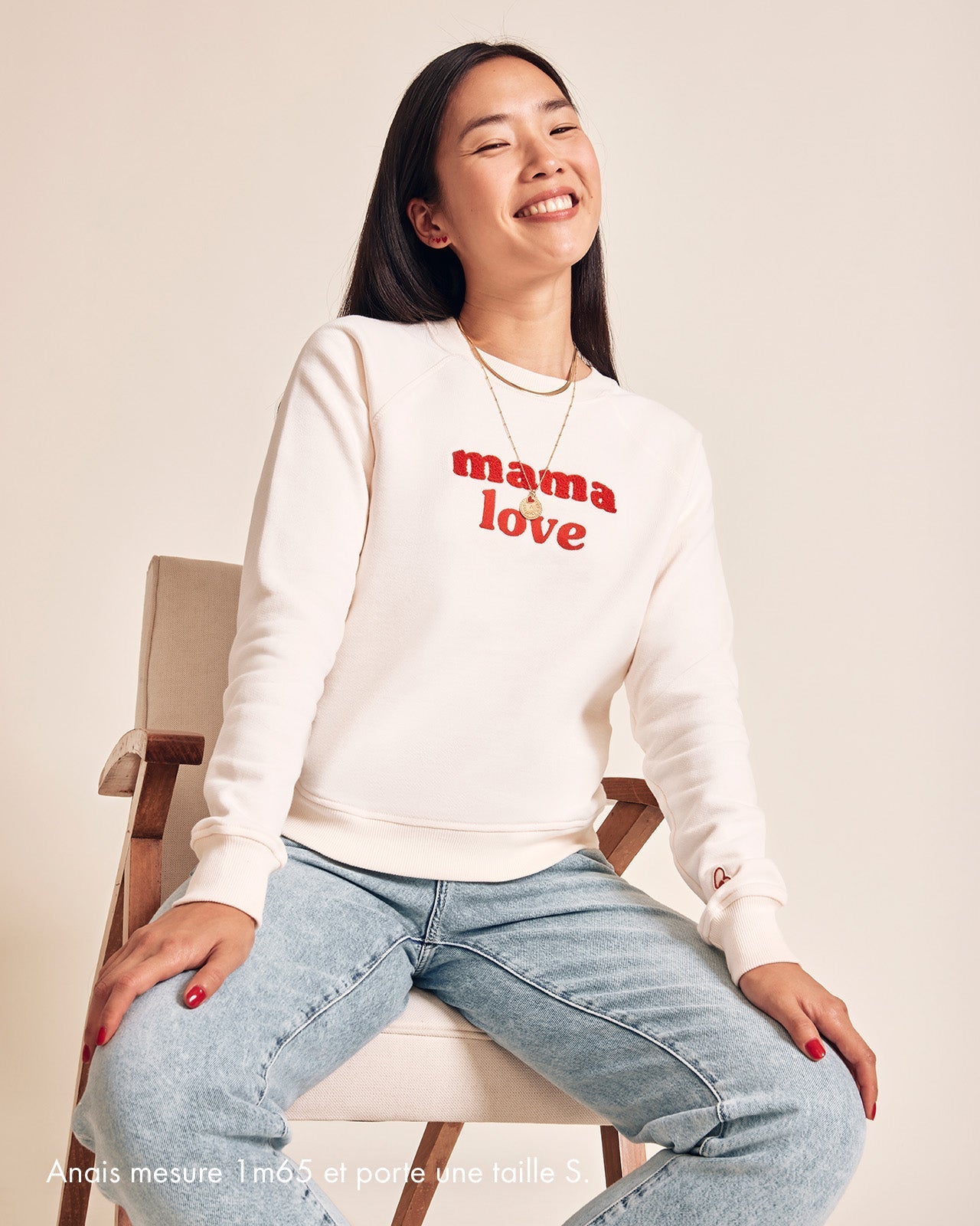 Sweat Stella Cream” Mama Love ” Embroidered Red