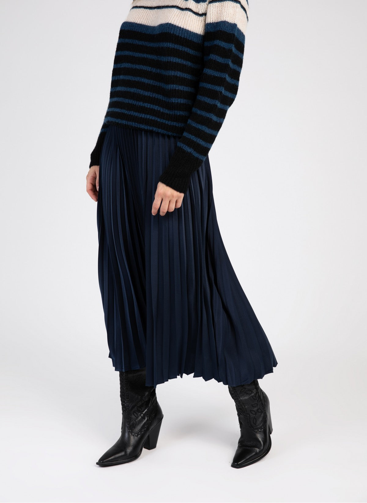 Juliette Long pleated skirt Blue