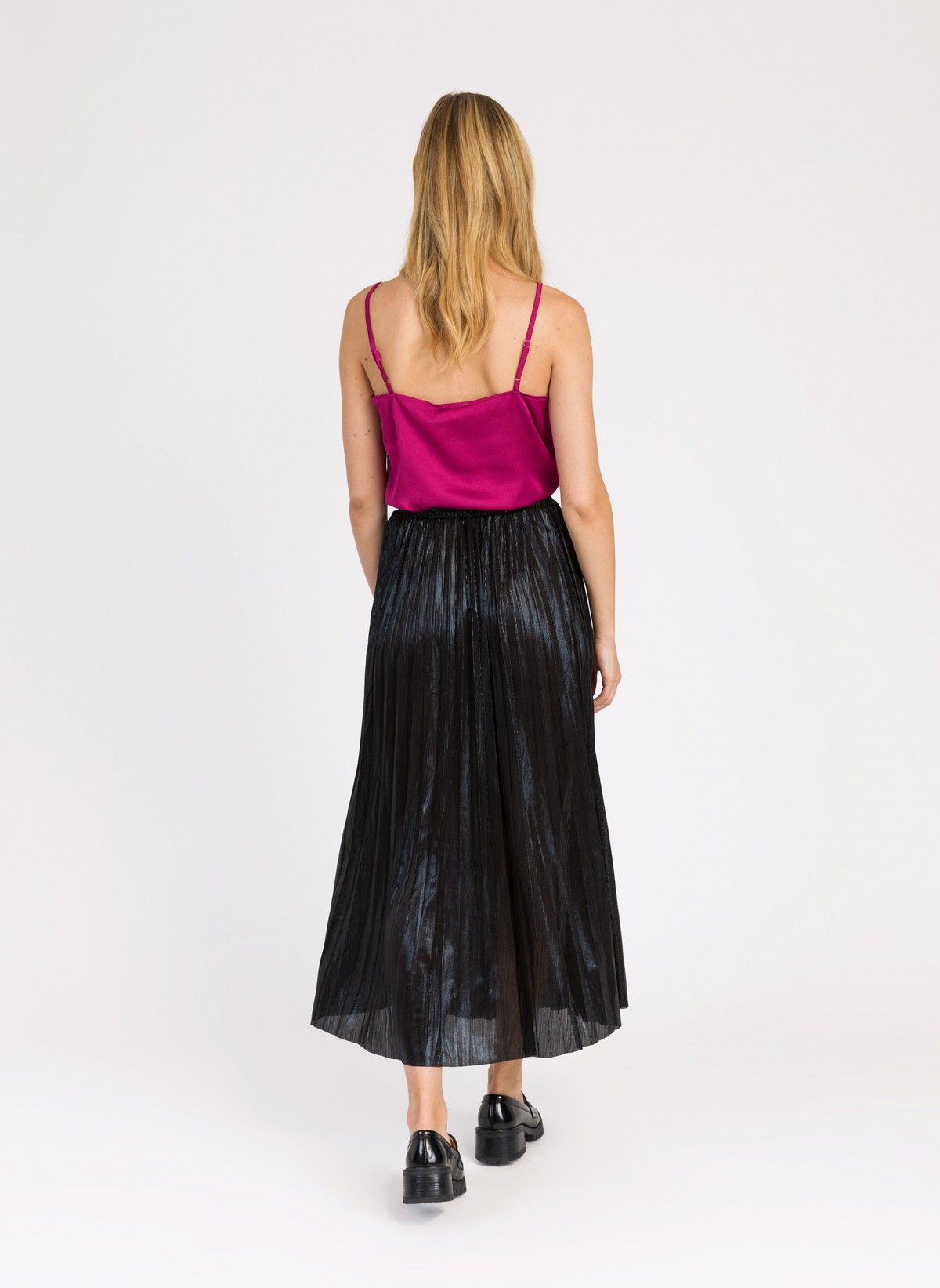Justina Long iridescent pleated skirt Black